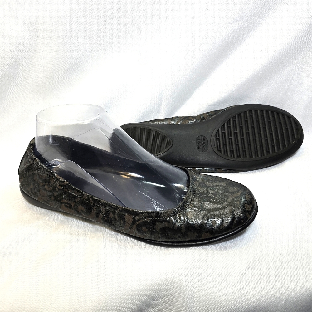 The Flexx Dolce Gunmetal leather comfort stretchy ballet flat shoes US 8.5